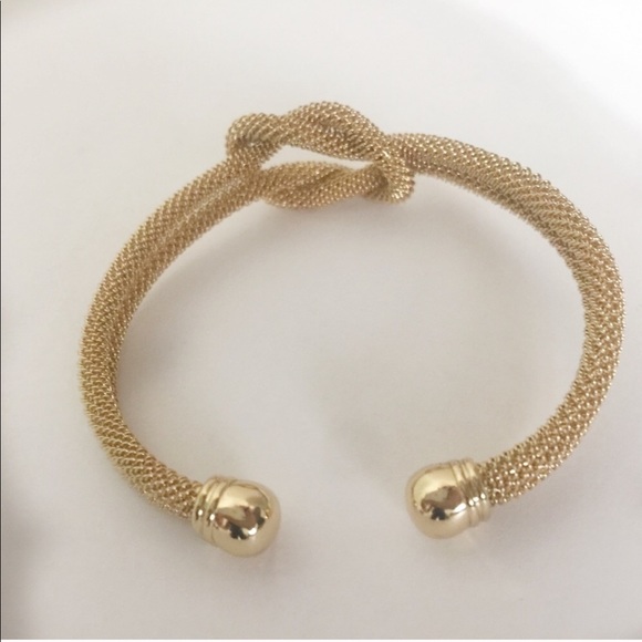Gold plated love knot bangle bracelet - Picture 3 of 3